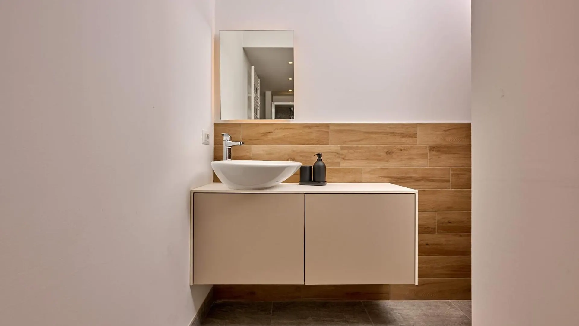 Lario Nest - The Suites Mandello del Lario 0*,  Italie